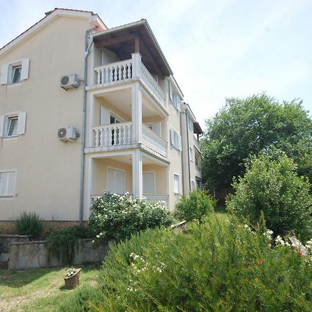 Apartments Novak By El-Pi Tours Malinska Exterior foto
